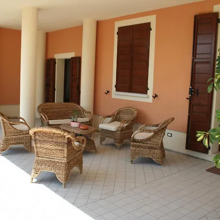 Lägenhetshotell Degli Ulivi 4*